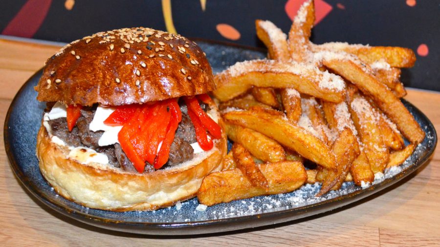 Burger Traditional Smashed + Cartofi Prăjiți (390g)